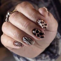 NA028 - Leopard Print Glam Nails